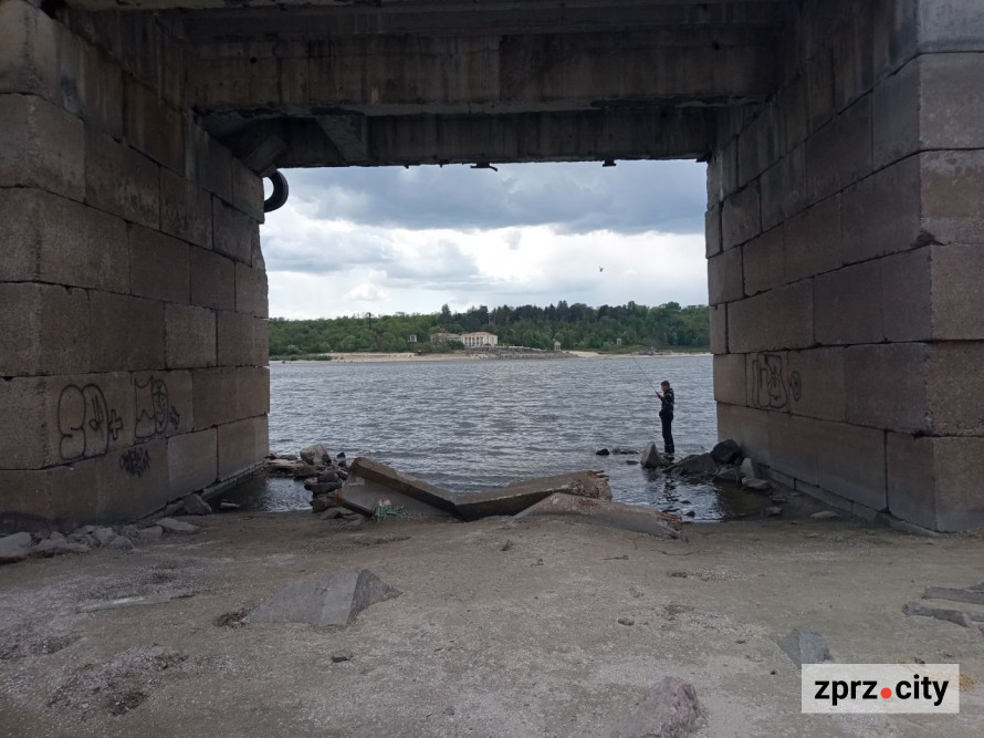 Як виглядає Центральний пляж Запоріжжя майже через два роки після підриву Каховської ГЕС - фото
