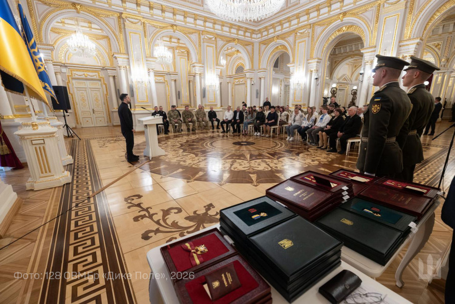 Дев'ять місяців без ротації: захисник запорізького краю отримав державну нагороду від Президента (фото)