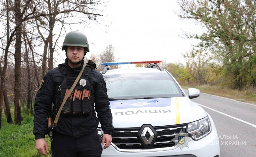 Ризикували власним життям заради порятунку: запорізьких поліцейських нагородили за героїзм (фото)