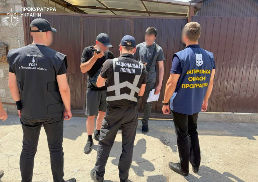 Карети швидкої «ремонтували» на папері: в Запоріжжі викрили схему експосадовця лікарні та підприємиці (фото)