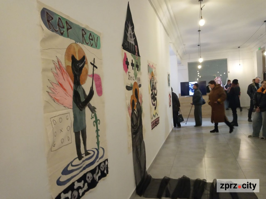 У Запоріжжі відбудеться зустріч з художницею, яка створює провокативні речі з ниток і тканин