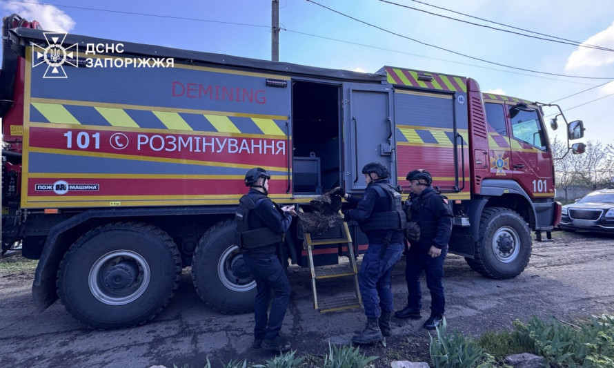 Як вдалося уникнути трагедії: у Запоріжжі біля житла знаходились залишки снаряду (фото)