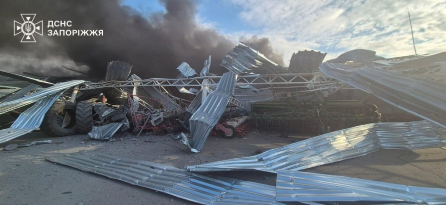 У Запорізькому районі внаслідок обстрілів загинула жінка, є поранені