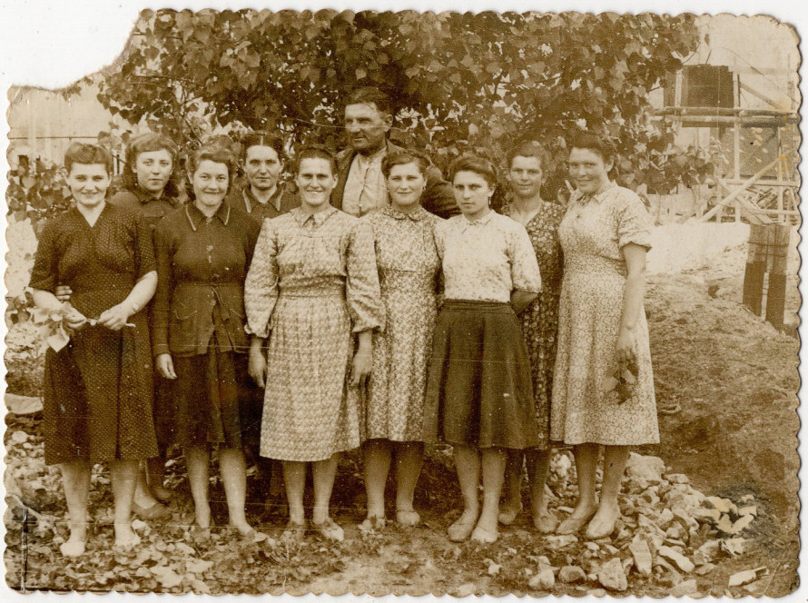 Залізниця, паровий млин, стратегічні бої: історія селища на Запоріжжі, яке зруйнувала війна (фото)