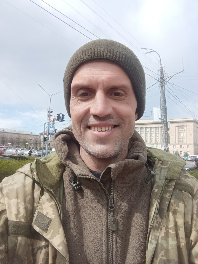 "Ні разу не джентельмен" - на Хортиці покажуть моновиставу про війну та самоіронію