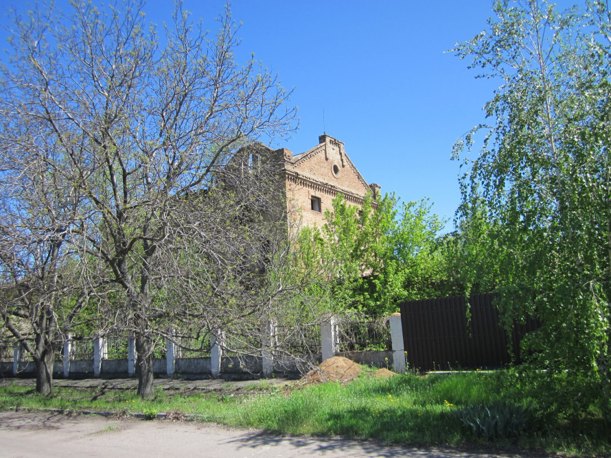 Залізниця, паровий млин, стратегічні бої: історія селища на Запоріжжі, яке зруйнувала війна (фото)