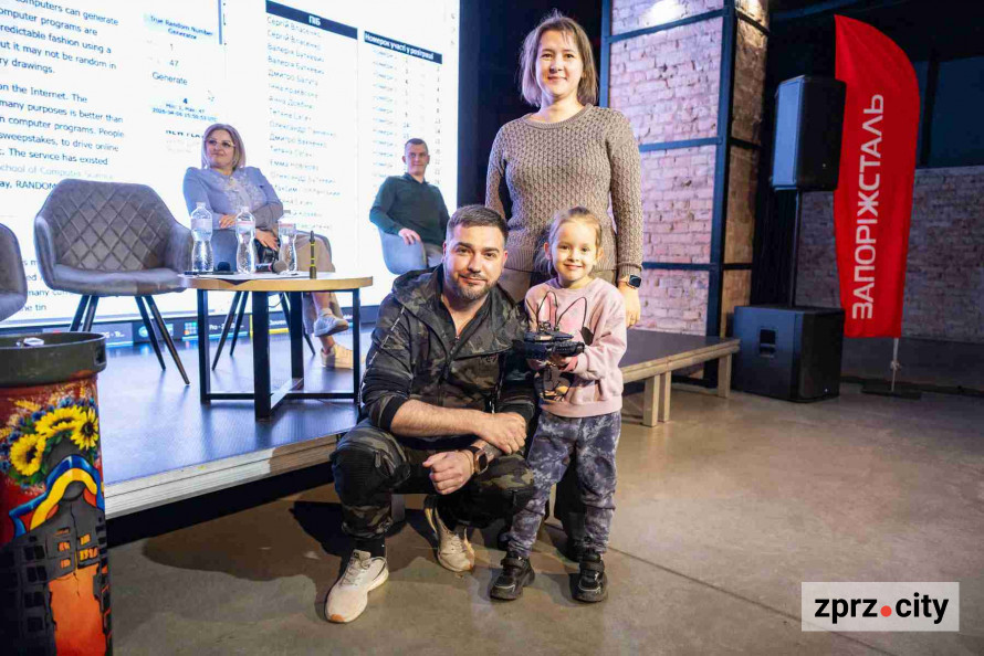 «Ми можемо тримати фронт, але не можемо тримати тил»: у Запоріжжі відбулася відкрита розмова ветеранів із громадою