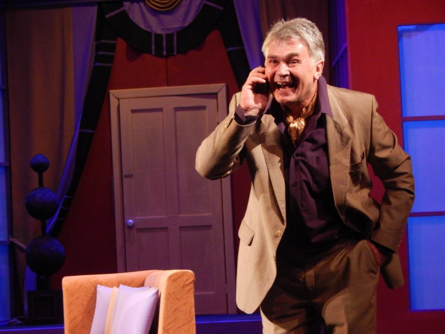 Чи звільнився актор Євген Козьмик з театру імені Магара: вимушений був переїхати з тваринами в іншу область