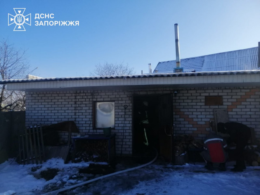 Атака дрона і пожежі: у Запорізькій області рятувальники відпрацювали напружену добу - подробиці (фото)