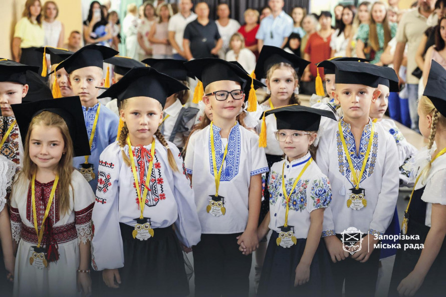 90 тисяч учнів, чотири підземні школи та Андрій Шевченко: як у Запорізькій області пройшов перший дзвоник