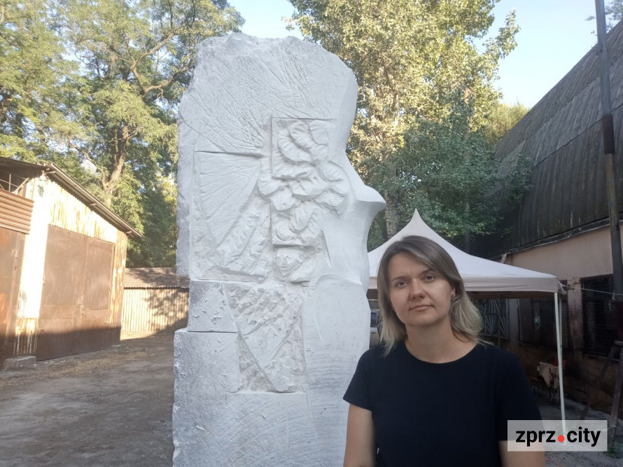 У Запоріжжі симпозіум митців завершився вражаючим підпалом скульптури - фото