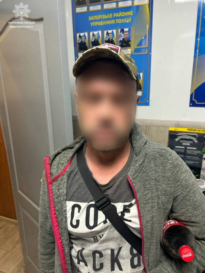 Увірвалися та почали бійку - до подвір'я мешканця Запоріжжя вдерлися розбійники з ножами (фото)
