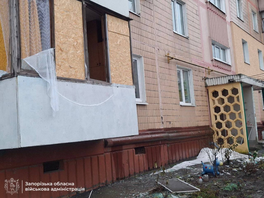 Росіяни вдарили по двох районах Запоріжжя: є постраждалі, пошкоджені десятки будинків (фото)