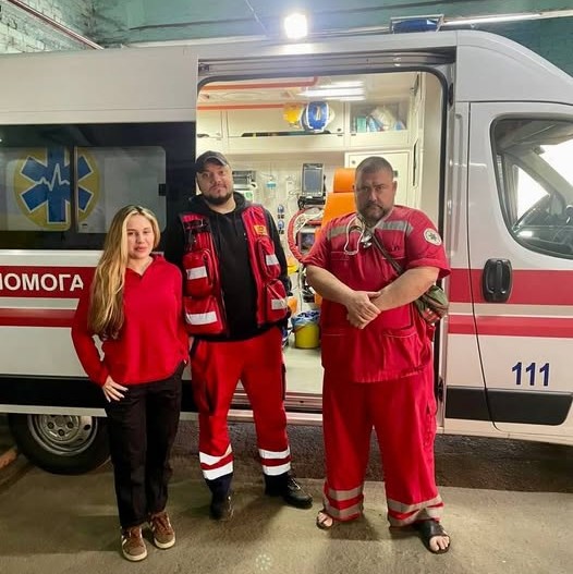 Зупинилось серце у «швидкій»: запорізькі парамедики повернули до життя літнього чоловіка (фото)