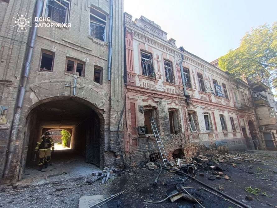 Понад 100 років історії під ударом: російський обстріл пошкодив садибу Пашутіних у Запоріжжі (фото)