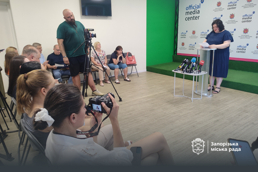 Нашестя сарани - в одному з районів Запоріжжя запровадили особливий режим