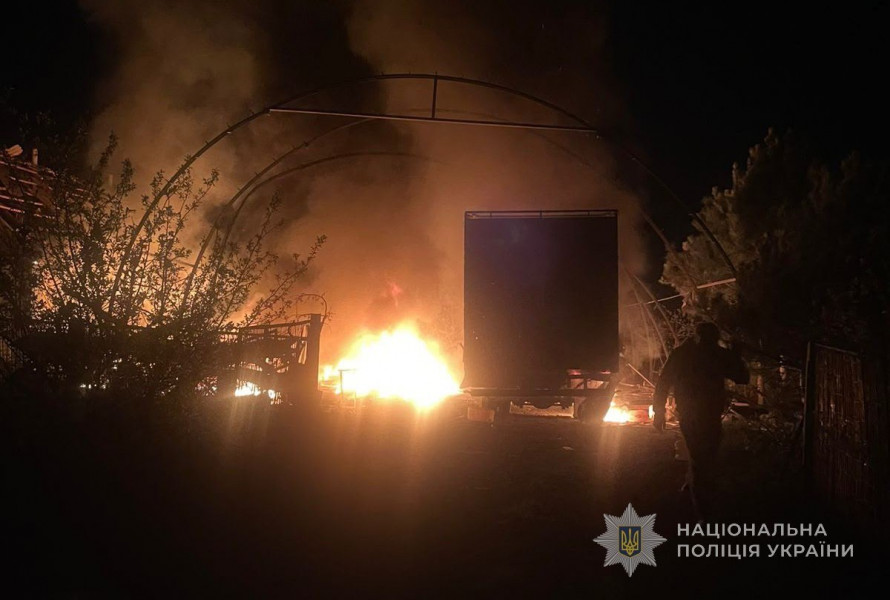 У Запоріжжі після ранкового удару загорілися склади: що відомо про наслідки (фото)