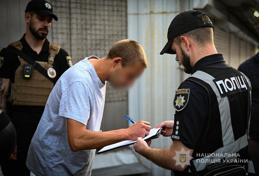 Був у СЗЧ та пограбував дівчину: у Запоріжжі затримали військового-нападника (фото)