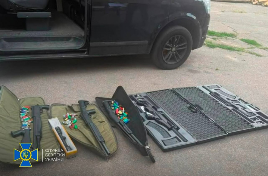 Погрози, захоплення офісу та мільйони готівки: у Запоріжжі викрили банду під контролем "злодія в законі"