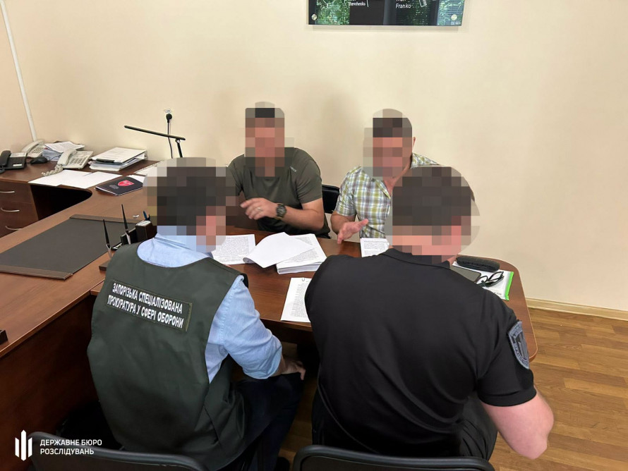 Російський паспорт, блогерство і 1,3 млн: ДБР викрило схему у військовій частині на Запоріжжі