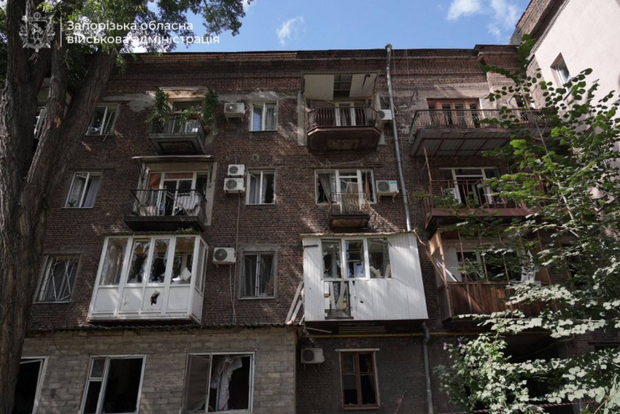 Росіяни атакували середмістя Запоріжжя реактивним Шахедом: є поранені (фото)