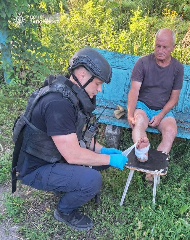 Травмувався мотоблоком: у Запорізькій області рятувальники допомогли чоловіку (фото)