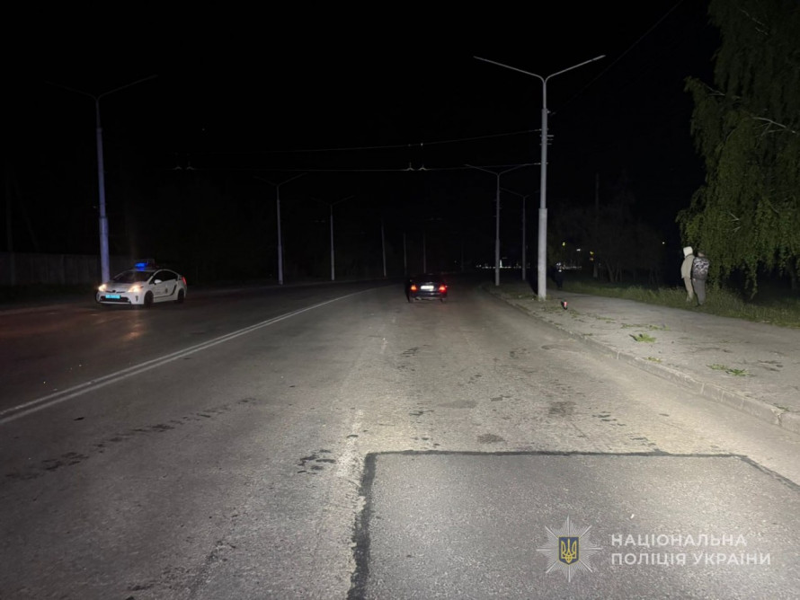 У Запоріжжі авто збило пішохода - поліція шукає свідків (фото)
