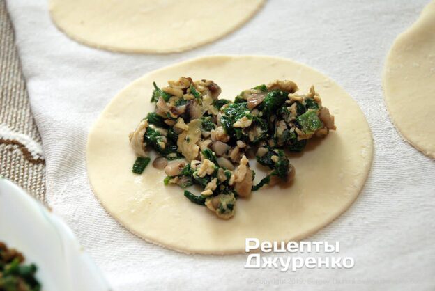 Майже вареники - як приготувати китайські пельмені цзяоцзи з грибами, яйцем та зеленню