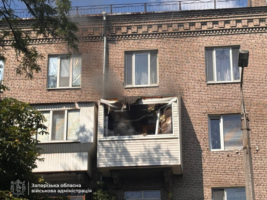 Росія атакувала центр Запоріжжя Шахедами: є поранені та руйнування (фото)