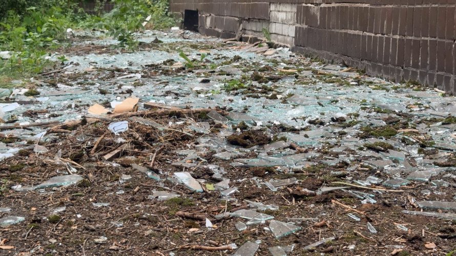 Внаслідок ворожої атаки у Запоріжжі постраждала будівля реабілітаційного простору (фото)