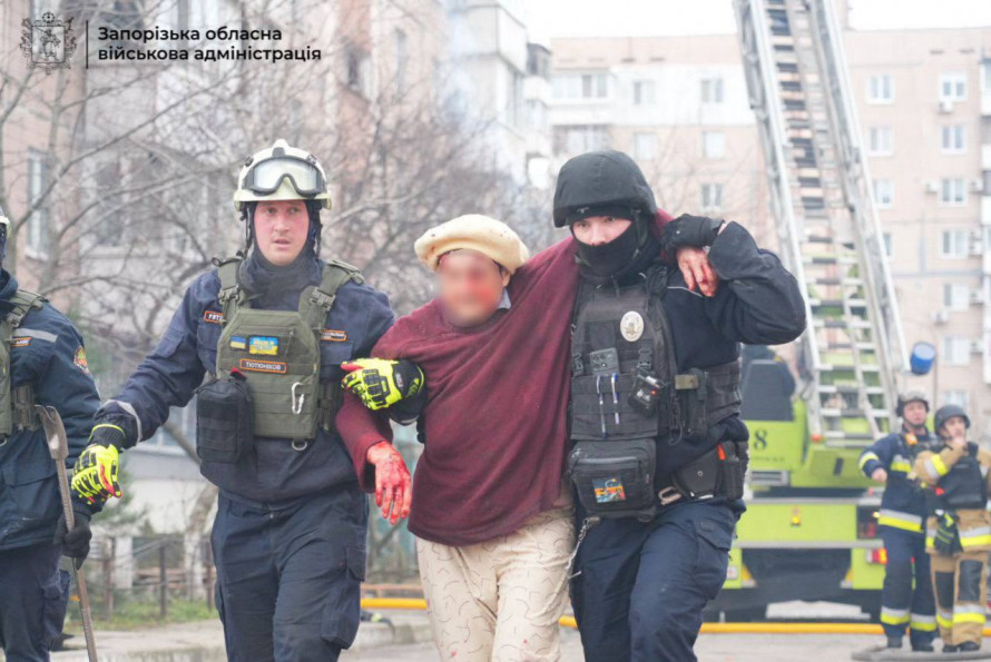 Ворог серед біла дня атакував багатоповерхівку у Запоріжжі - що відомо про наслідки