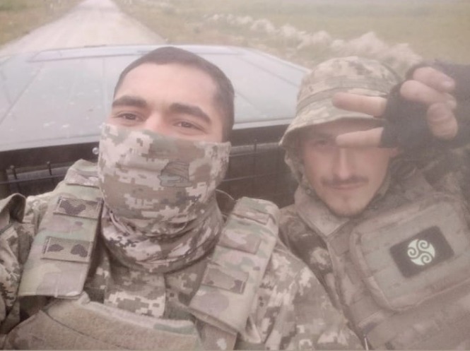 Художник, сапер, кар’єрний консультант – як після 32 операцій ветеран із Чернівців допомагає іншим знайти себе