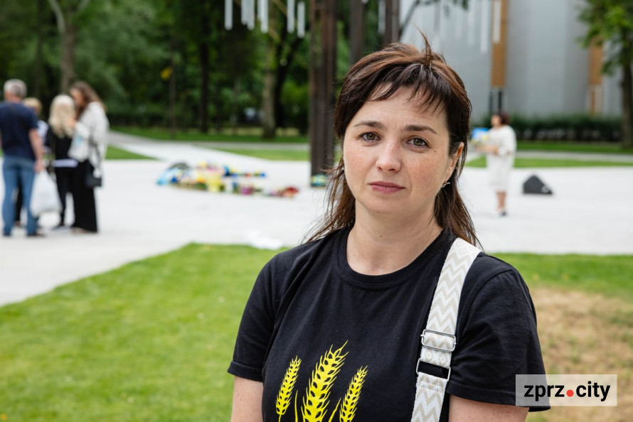 У Запоріжжі на Дереві Пам'яті додалось 80 дзвіночків з новими іменами загиблих Героїв - фото