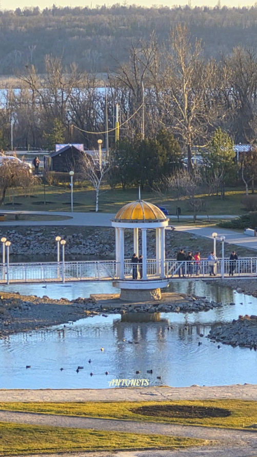 Сонце, качки і перші ознаки весни: як виглядає Вознесенівський парк у Запоріжжі на початку березня (фото)