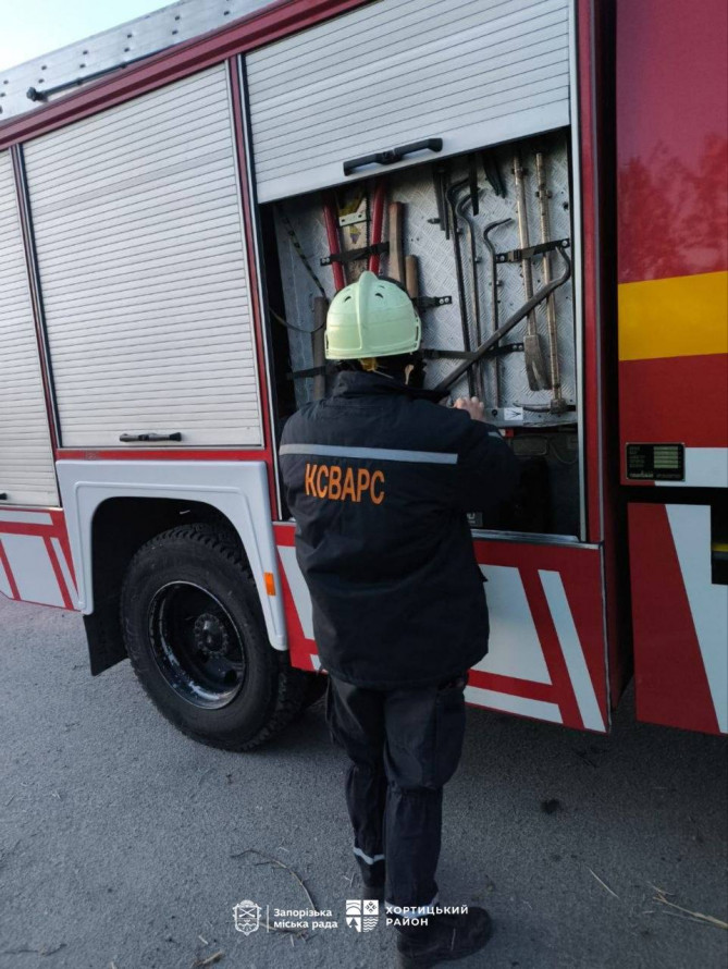 Наслідки ранкового обстрілу Запоріжжя: пошкодження, пожежі та розповіді очевидців (фото)