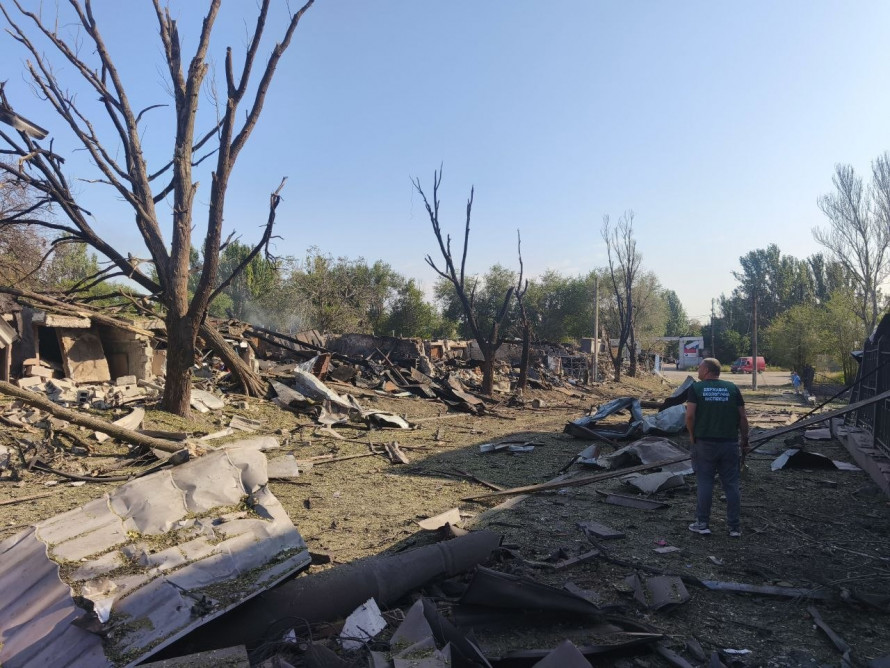 Екологи розповіли про значні руйнування в одному з районів Запоріжжя: наслідки нічної атаки 11 серпня (фото)