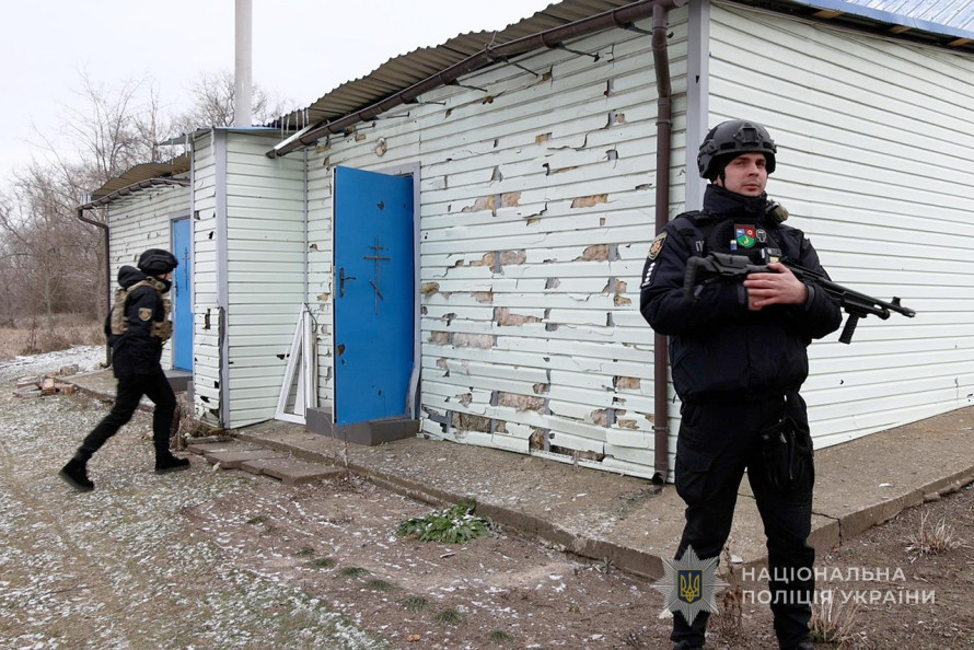 З прифронтового села Запорізької області вивезли ікони та інші церковні святині (відео)
