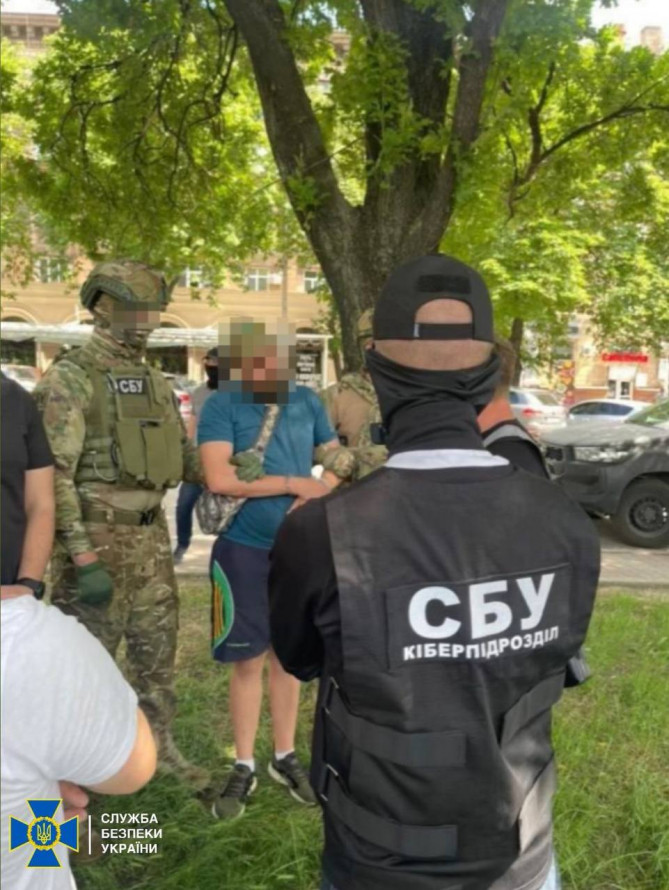 Медичні довідки на продаж - у Запоріжжі затримали "турагента" для ухилянтів