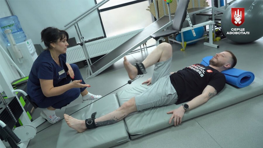 «Серце Азовсталі» допомагає оборонцю Маріуполя Антону Войкову відновити здоровʼя після 3,5 років в полоні