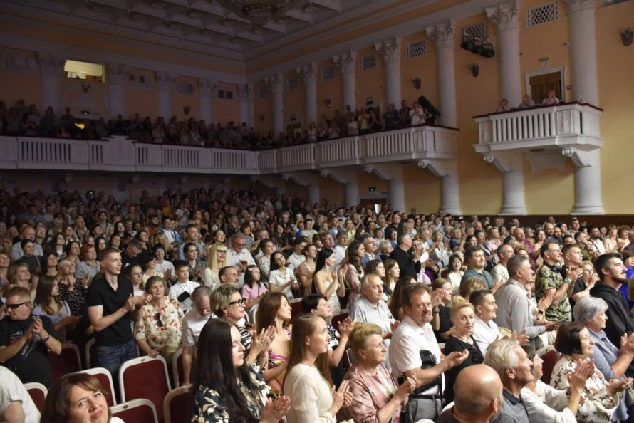 У Запорізькій обласній філармоній потужно відкрили 70-й симфонічний сезон - фото