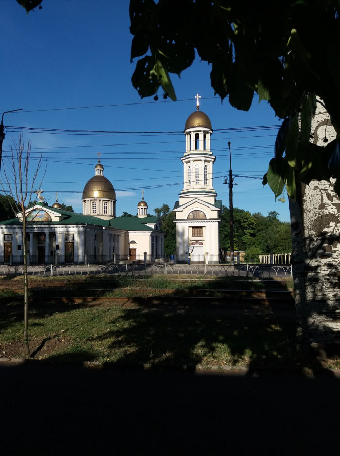 Замість кінотеатру відкрили церкву - історія створення собору, який постраждав від ворожого обстрілу Запоріжжя