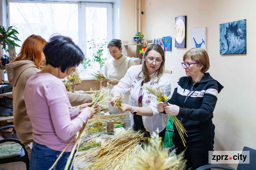 Різдвяна магія - у запорізькому ком’юніті-центрі «Опліч Хаб» відбувся майстер-клас з етнотерапії