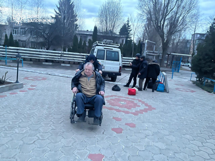 Сигнал надії серед вибухів: відважний вчинок чоловіка допоміг врятувати мешканців Преображенської громади