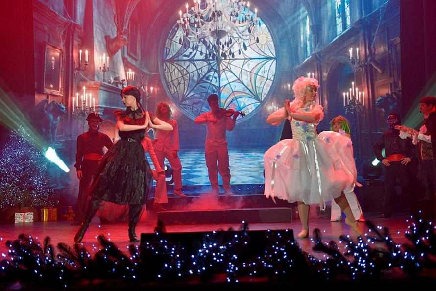 Космічна пригода зі святковим настроєм - у запорізькій філармонії стартував «Зірковий хайп» (фото)