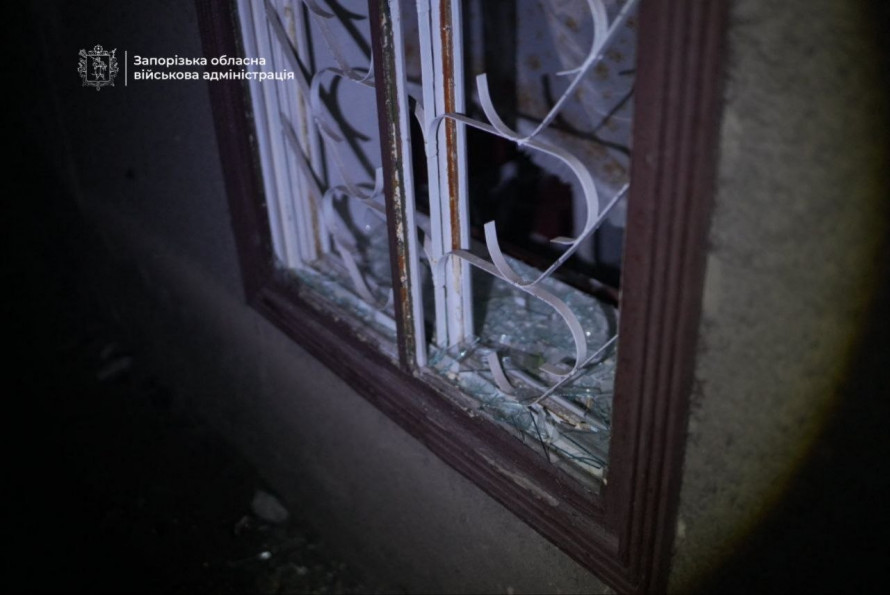 Склади, підприємство, виш і приватний сектор: росіяни атакували Запоріжжя Шахедами (фото, відео)