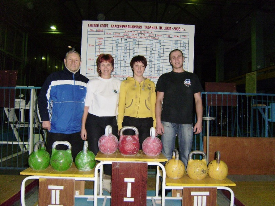 Наставник, якого пам’ятають усе життя: 90 років легенді гирьового спорту Запоріжжя Володимиру Меньшову