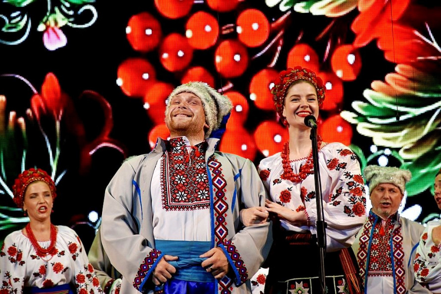 Овації, «браво» і квіти у запорізькій філармонії тріумфально закрили концертний сезон