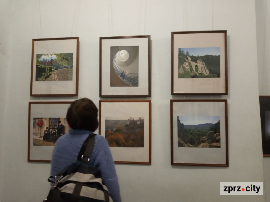 Запорізькі фотохудожники завершують рік великою виставкою - показали багато еротики