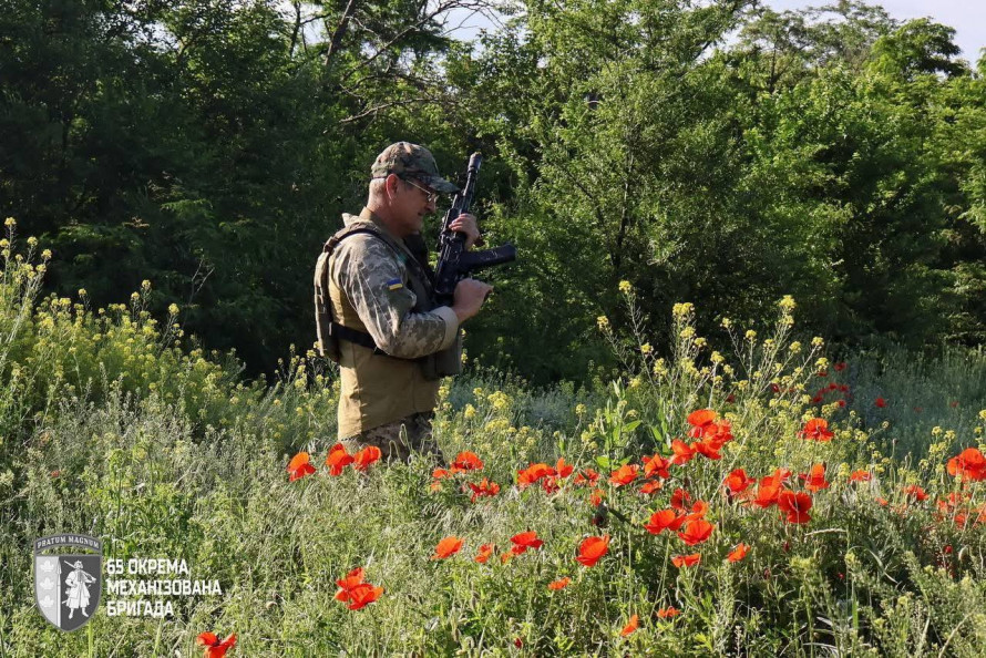 "Брате, прикрий мене": як бійці 65-ї бригади відпрацьовують бойове злагодження на Запоріжжі (фото)
