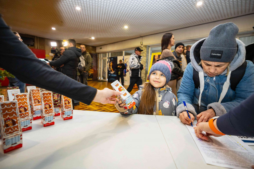 Кіно для своїх: у Запоріжжі ветеранам влаштували сімейний кіновечір